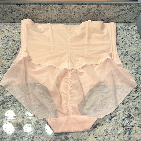 Honeylove Superpower Brief - Picture 7 of 9